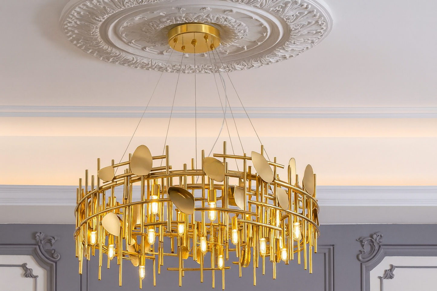 HDC 800mm Gold Designer Artistic Metal Discs Premium Ceiling Chandelier For Dining & Living Room