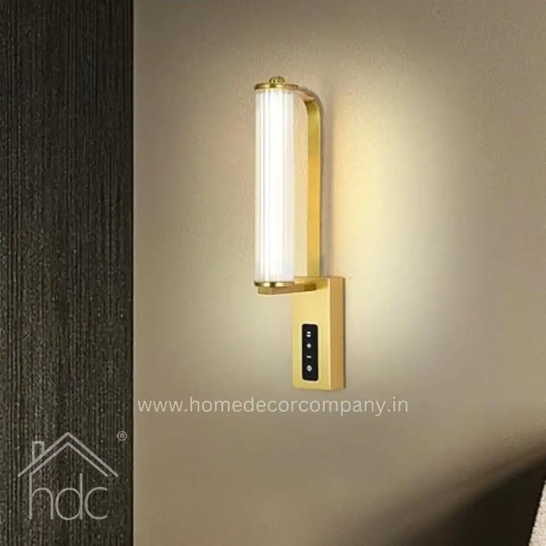 HDC Modern LED Golden Bedside Lamp for Hallway Decorative Striped Wall Sconces Acrylic Wall Mounted Lampshade with Touch Switch