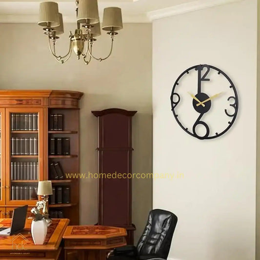 Hdc Metal Figures Themed Roman Modern Time Piece Large Hanging Decorative Wall Analog Clock with Sculpture Art