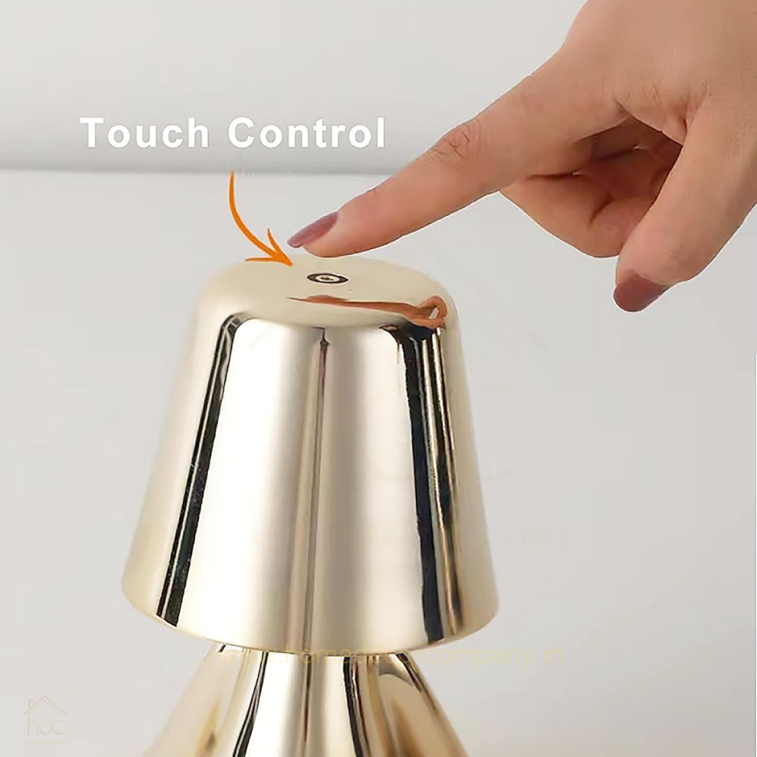 Hdc Nordic Golden/Silver Luxury Portable LED Desk Lamp Cafe Bar Restaurant Standing Stylish Little Golden Man Home Decoration Night Light