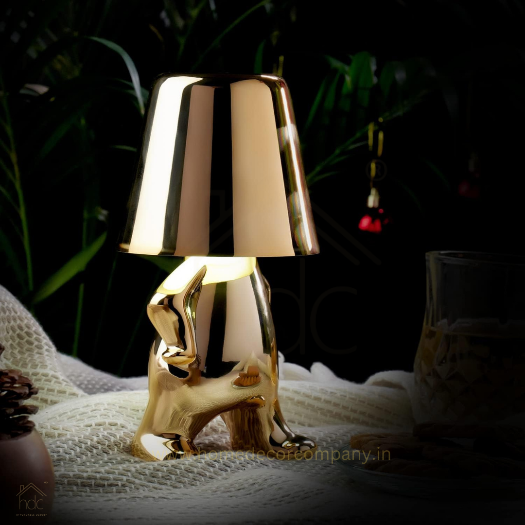 Hdc Nordic Golden/Silver Luxury Portable LED Desk Lamp Cafe Bar Restaurant Standing Stylish Little Golden Man Home Decoration Night Light