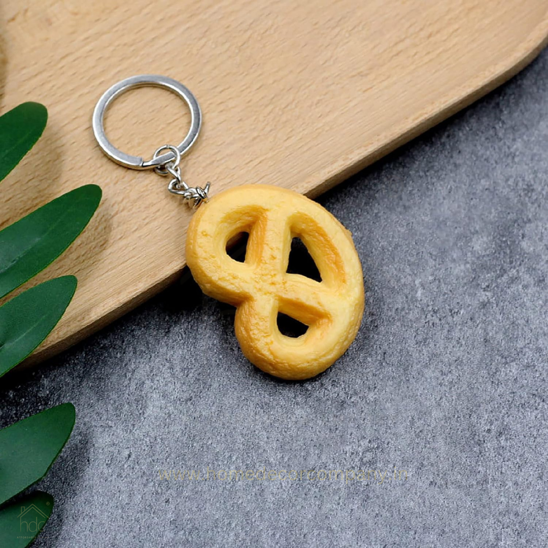 HDC Elegant Pretzel Charm Keyring | Premium Gift Accessory