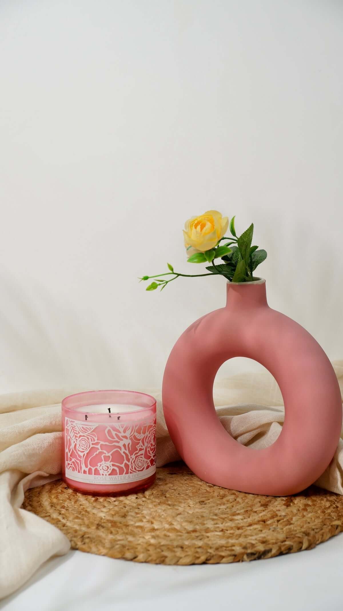 Donut Pampas Vase 5.5 (White matte) - HDC.IN
