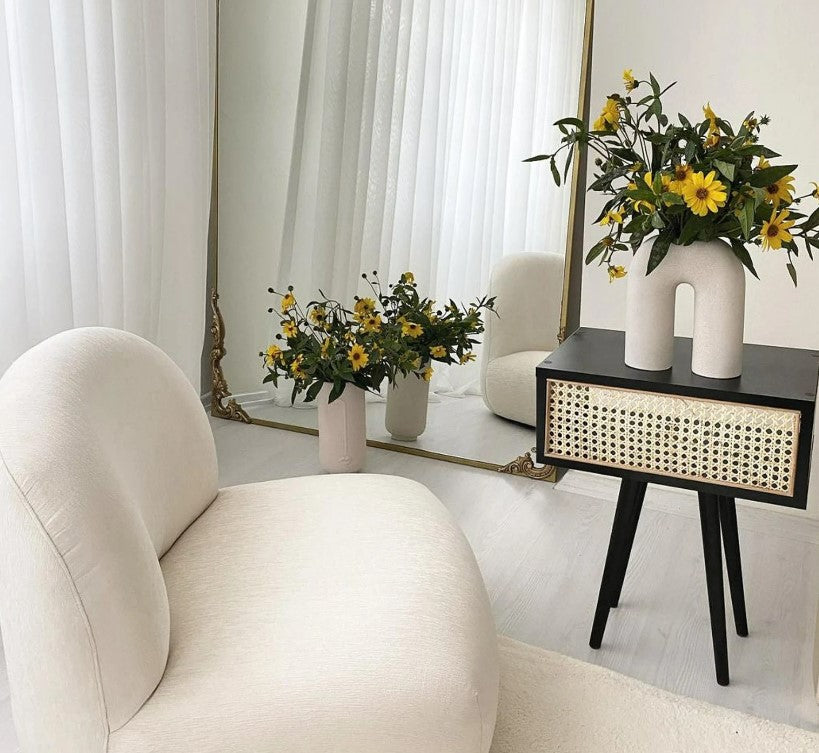 India Gate Pampas Vase 10 (White matte) - HDC.IN
