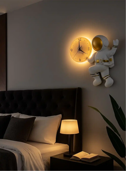 HDC Modern Astronaut-Themed LED Wall Lamp With Lightning Clock Resin Decorative Light for Kids Bedroom Living Room