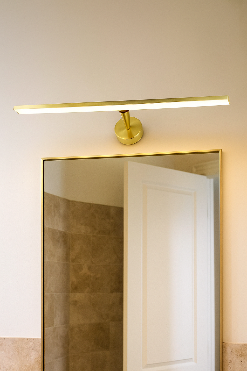 HDC Linear Glow 12W Ultra-Slim Gold Picture & Wall Accent Light