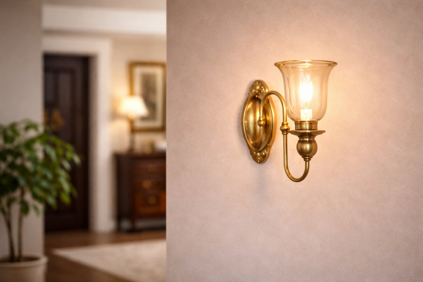 HDC Vintage Brass Finish Wall Light with Glass Shade