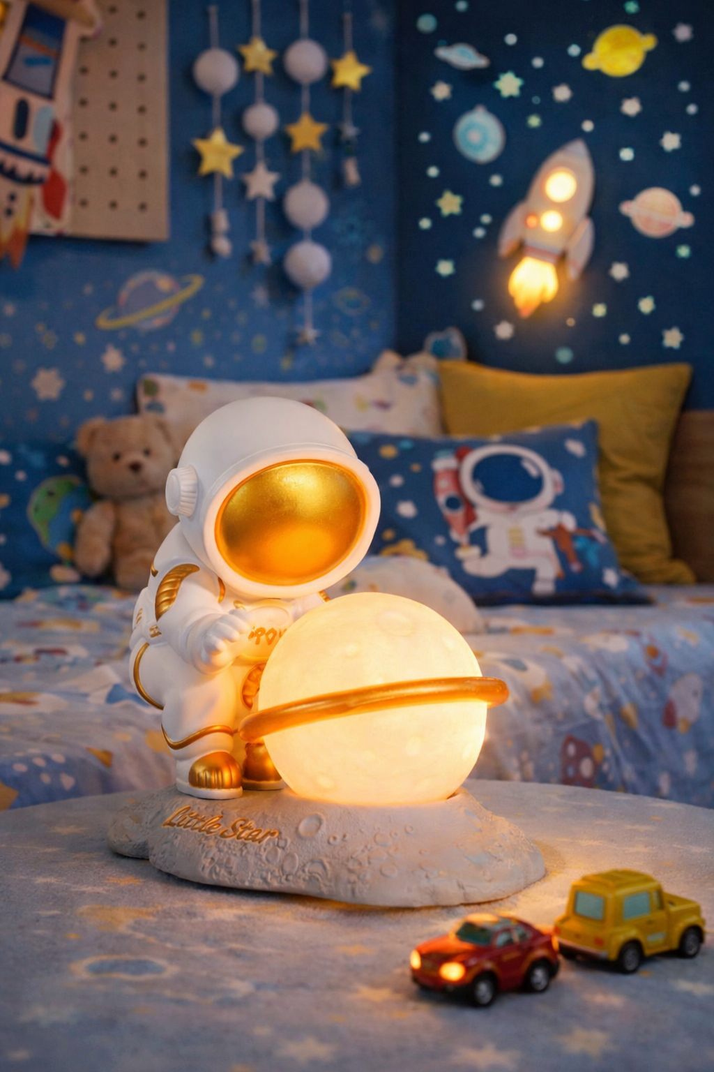 HDC Astronaut Planet Table Lamp | Decorative Space Theme Night Light with Warm Glow for Bedroom, Kids Room & Home Décor