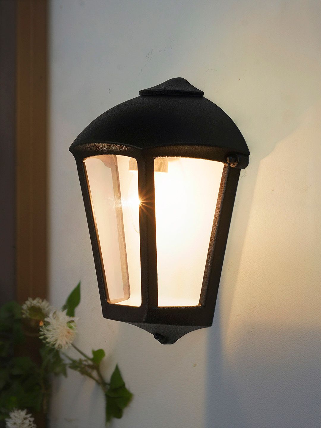 HDC Classic Black Metal Outdoor Wall Lantern for Balconies, Garden