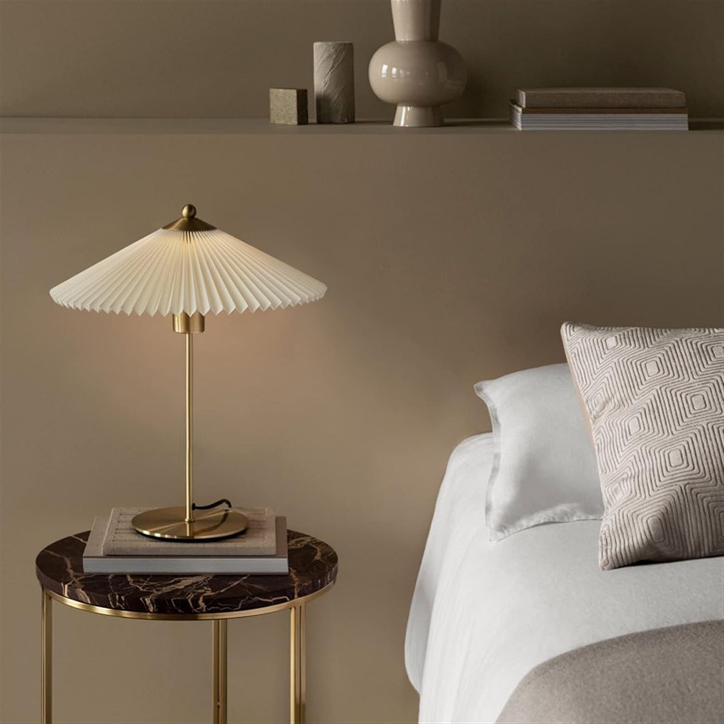 Hdc Nordic Living Room Bedroom Bedside Lamp Retro Pleated Table Lamp
