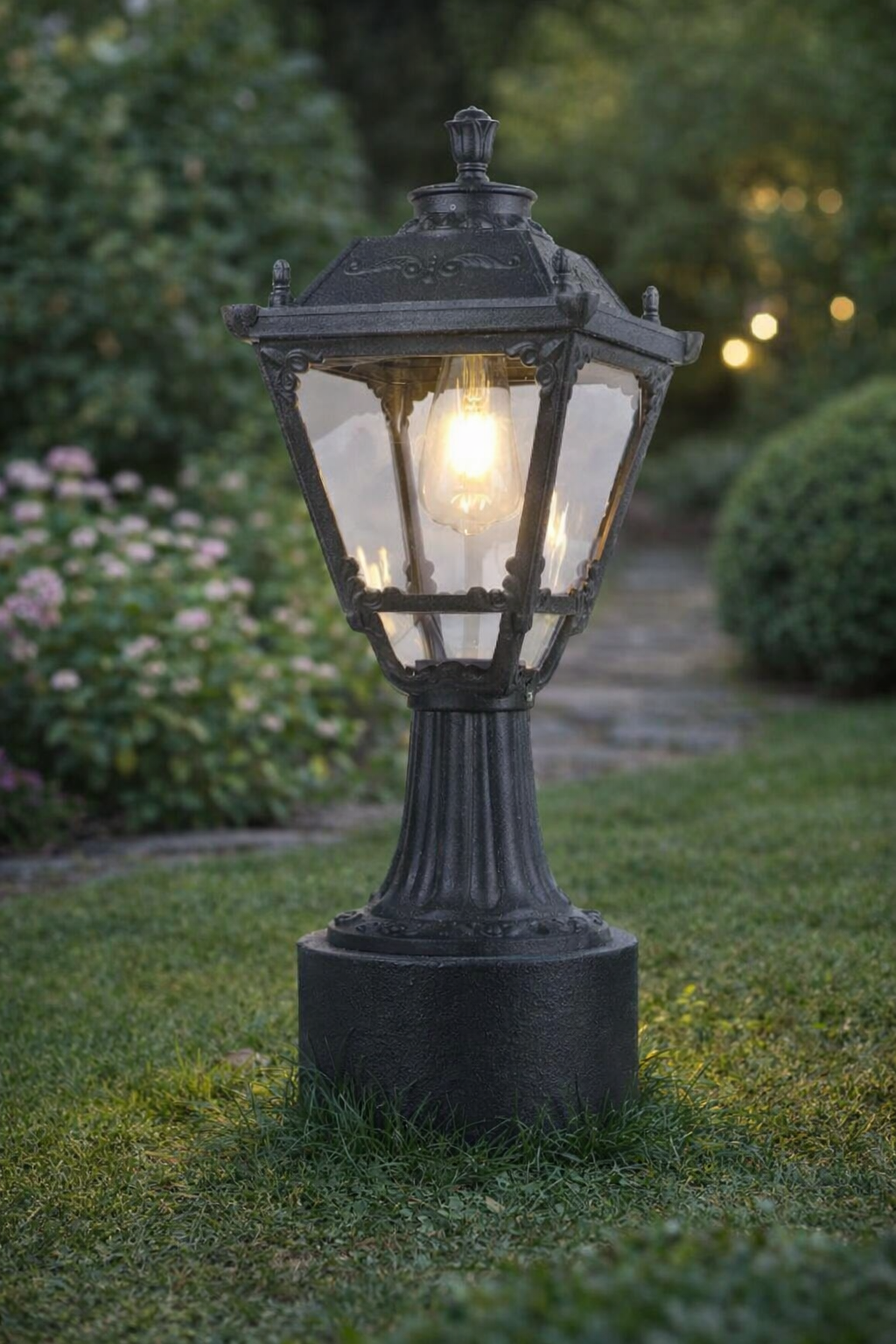 HDC Classic Black Outdoor Gate Light for Garden & Landscape Lighting
