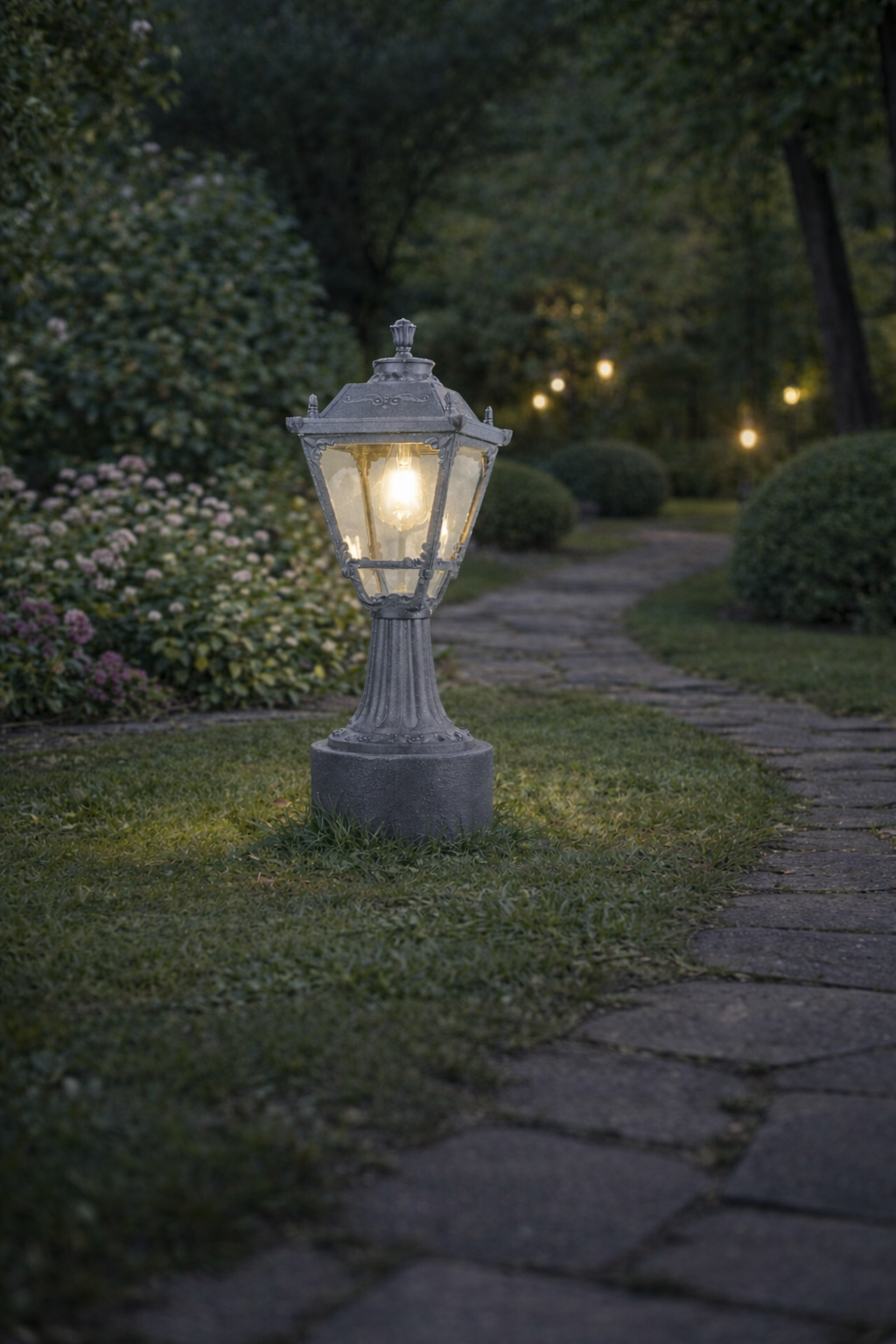 HDC Classic Black Outdoor Gate Light for Garden & Landscape Lighting