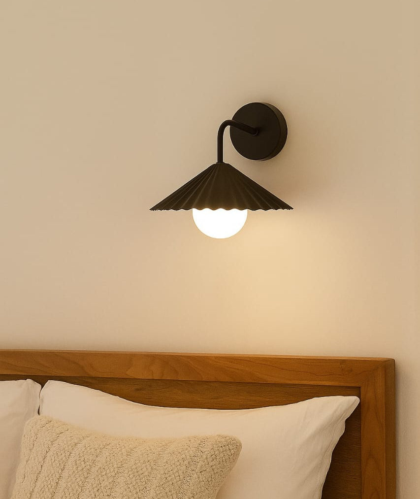 HDC Retro Pleated Black Meta Shade Wall Lamp For Living Room