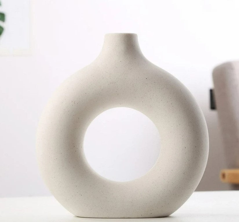 Donut Pampas Vase 8.5 (White matte) - HDC.IN